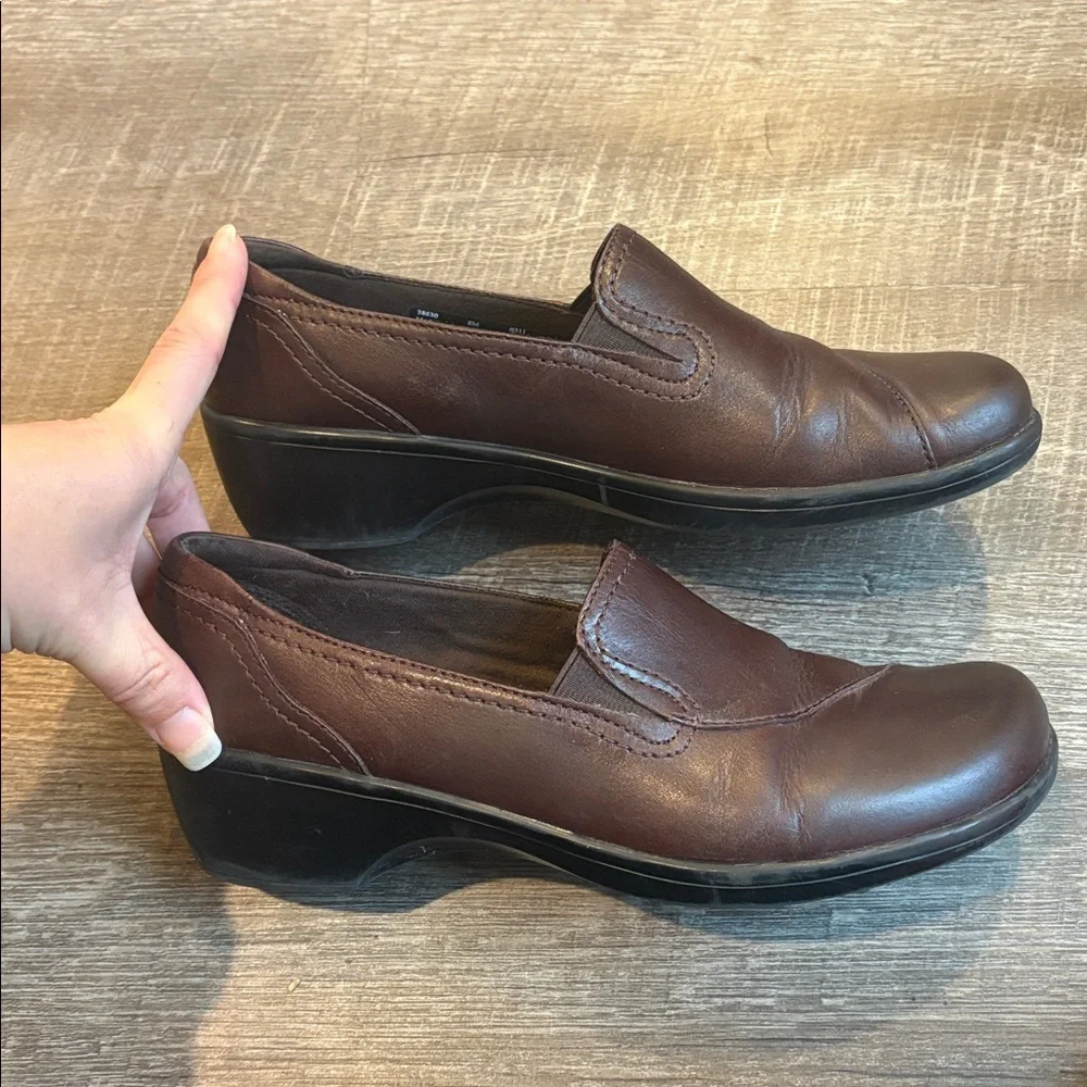 Clarks Womens May Poppy Loafer Women’s 8 Brown Leather Wedge Heel